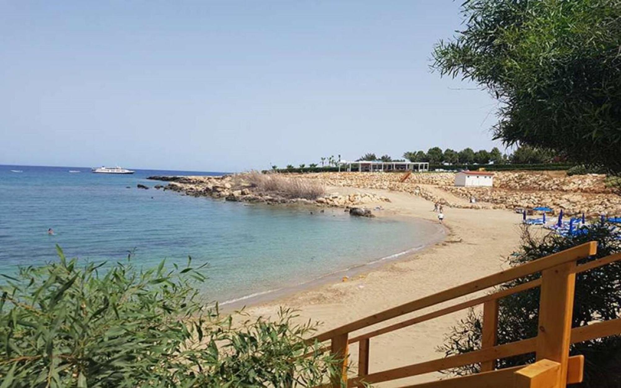 Villa Queen Isabella Protaras Exterior photo